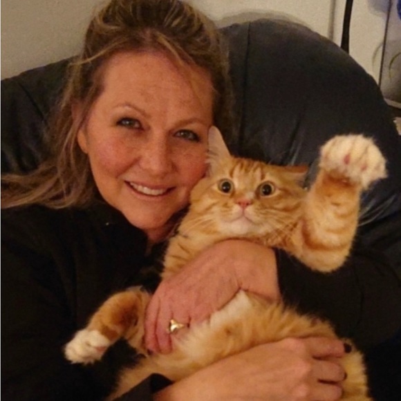 Meet your Posher, Laurel - Picture 1 of 2